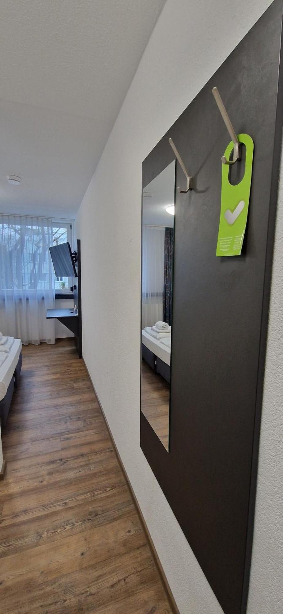 Melvi Hotel Göppingen Esterno foto