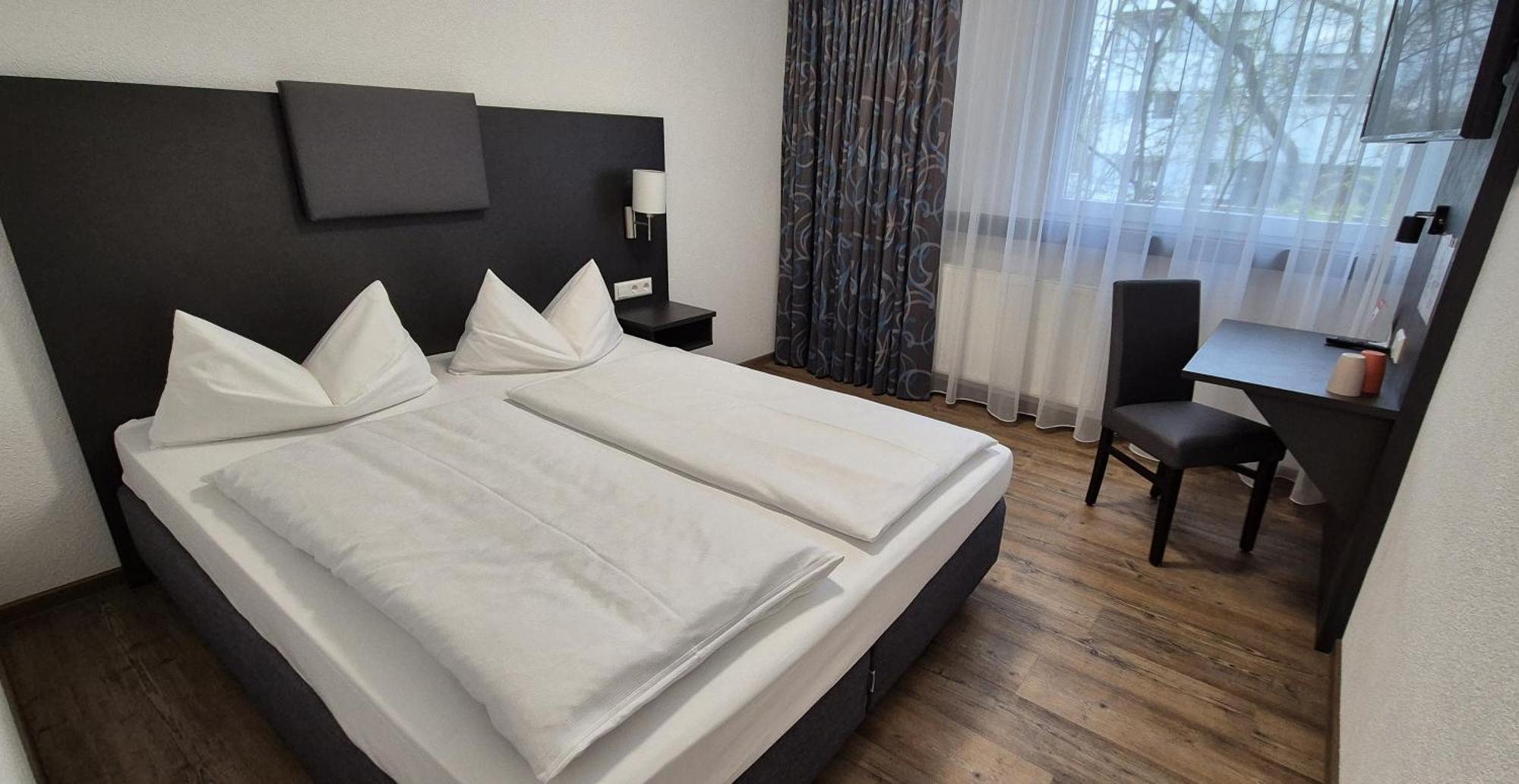 Melvi Hotel Göppingen Esterno foto