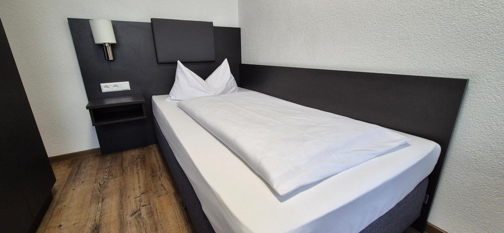 Melvi Hotel Göppingen Esterno foto