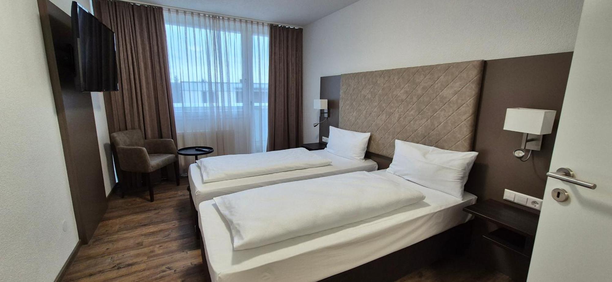 Melvi Hotel Göppingen Esterno foto
